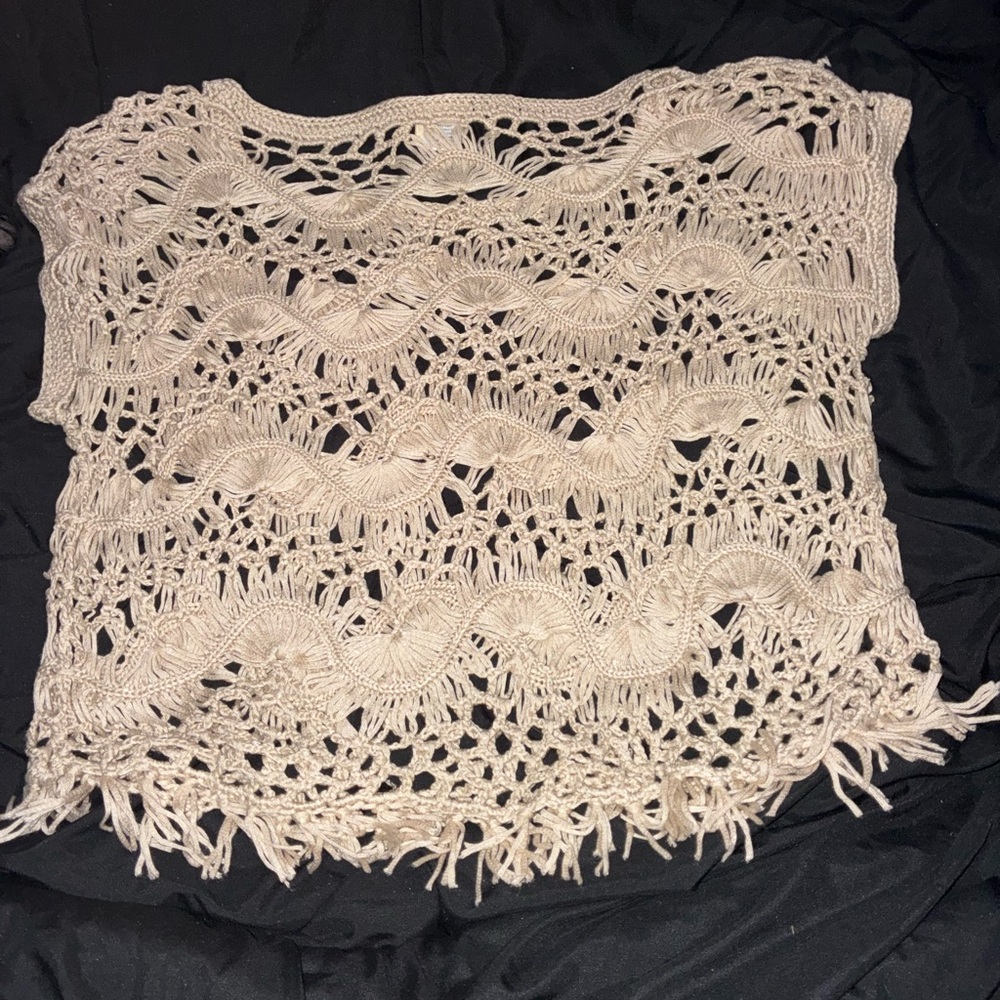 Daytrip Taupe Crochet Fringe Top - Picture 4 of 4